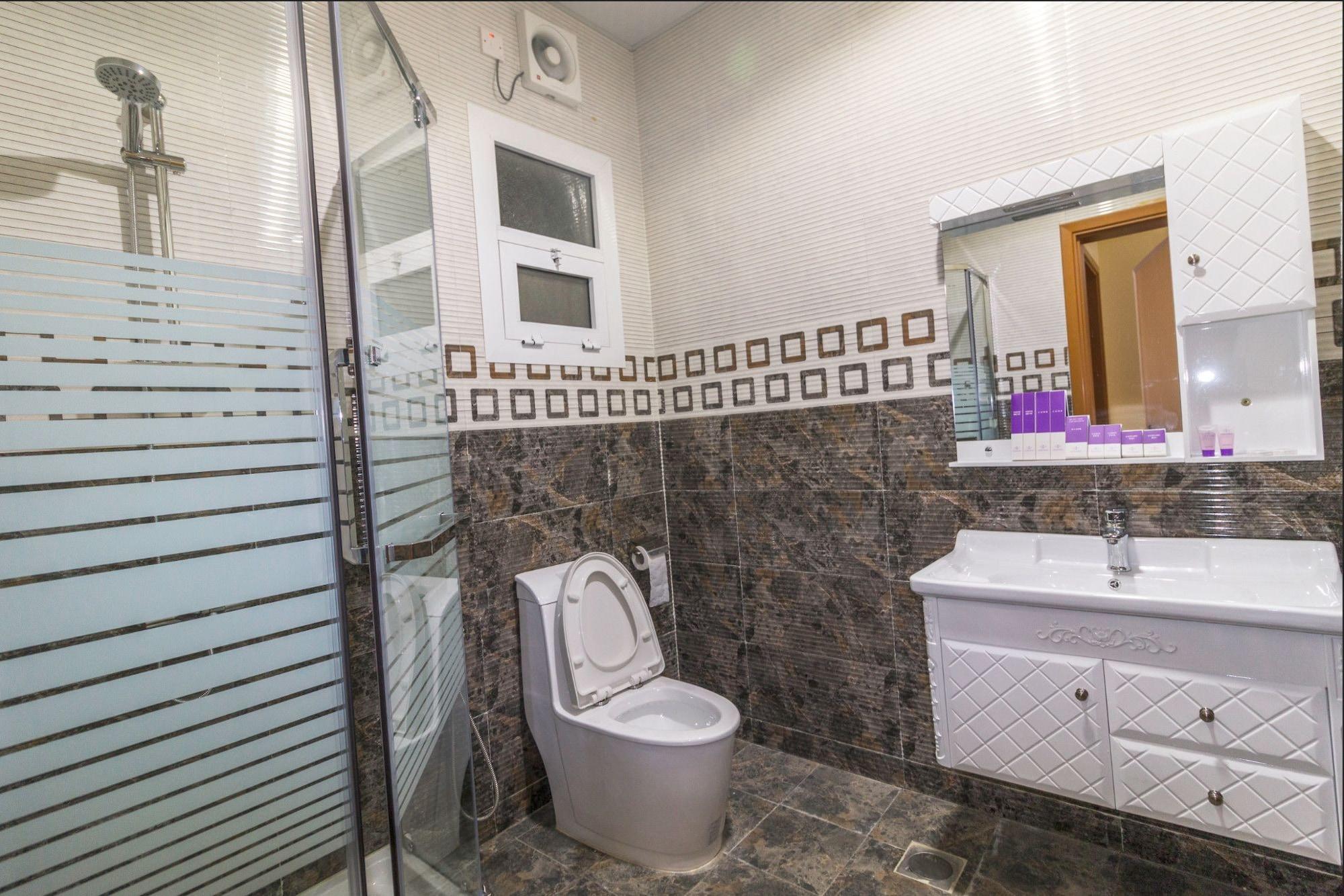 Farah Hotel Apartment Maszkat Kültér fotó