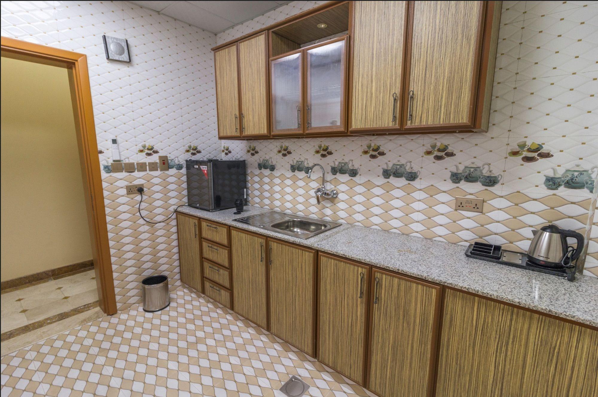 Farah Hotel Apartment Maszkat Kültér fotó