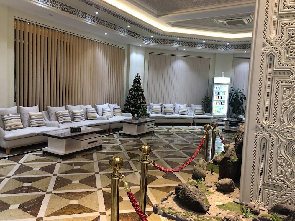 Farah Hotel Apartment Maszkat Kültér fotó
