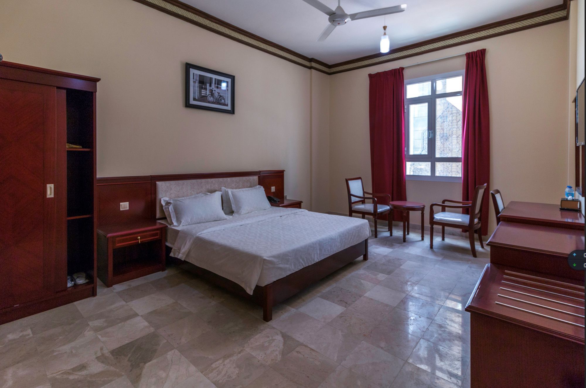 Farah Hotel Apartment Maszkat Kültér fotó